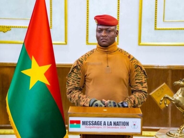 Le gouvernement burkinabé dissout les parties politiques et prépare l'abrogation des textes  encadrant leur fonctionnement